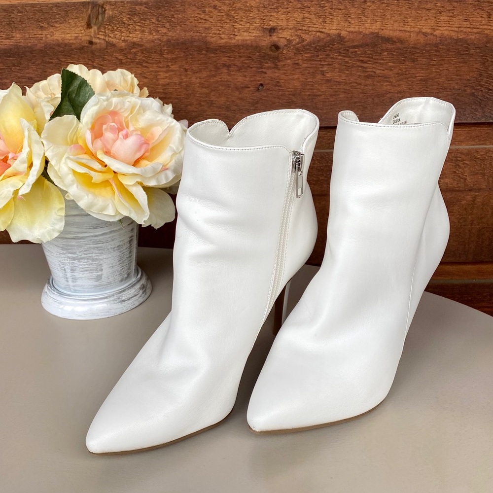 Zigi Soho White Ankle Booties